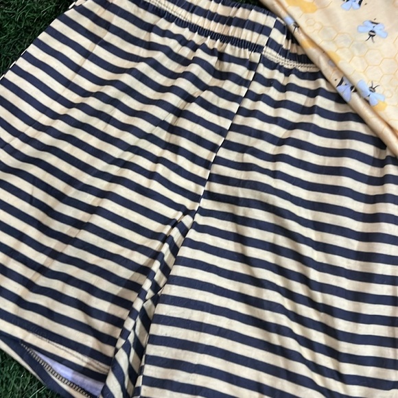 Cat & Jack Pajama Pants and Shorts set of 2 - Bee Print 🐝 - Picture 3 of 6
